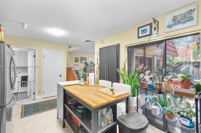 Building Photo - 751 NW 99th Cir