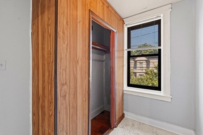 Building Photo - 61 Clendenny Ave