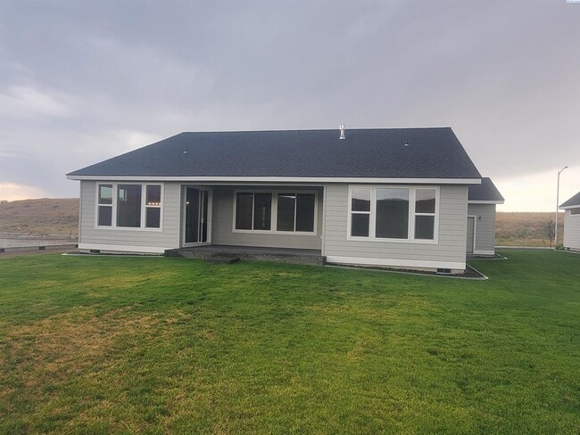 Building Photo - Brand New South Orchard Subdivision Rental