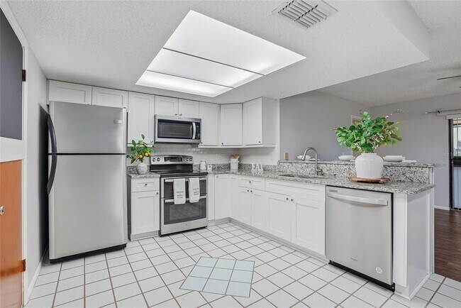 Building Photo - 3276 Morven Dr