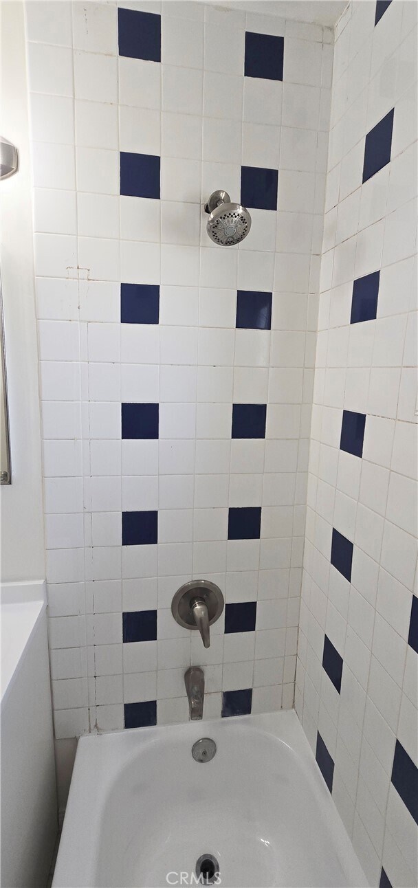 Building Photo - 6702 Flora Ave