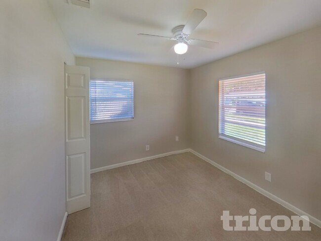 Building Photo - 6313 S Clark Ave