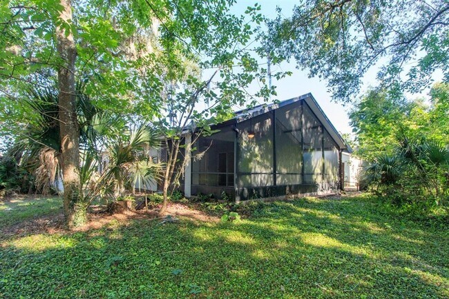 Building Photo - Single Family Home Like New