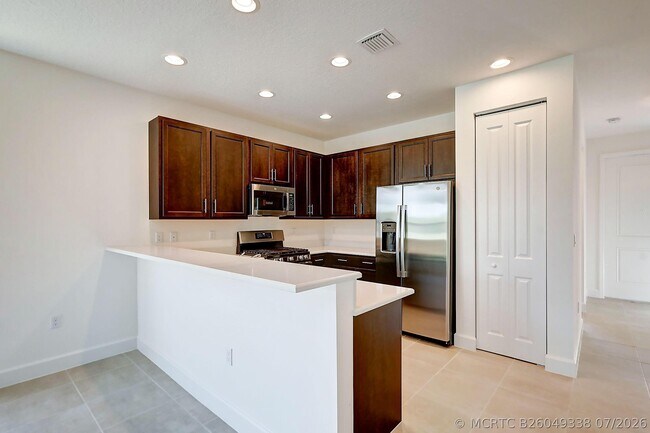 Building Photo - 13549 SW Oceanus Blvd