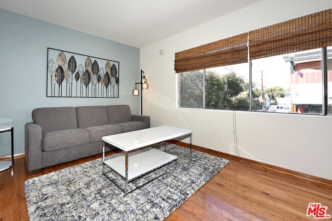 Building Photo - 3743 McLaughlin Ave