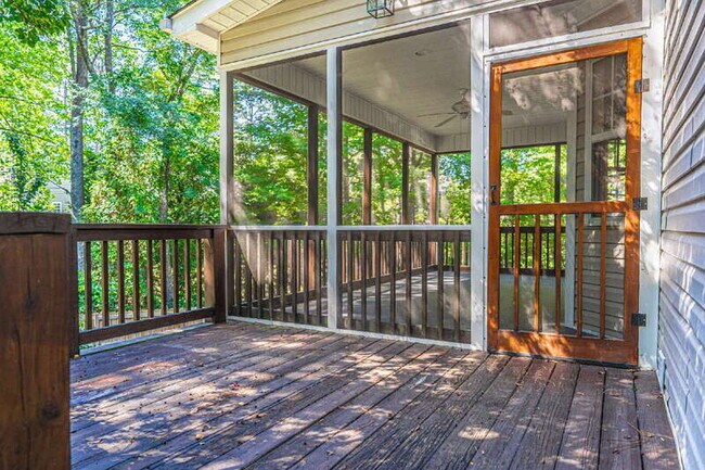 Building Photo - 108 Silverburn Pl