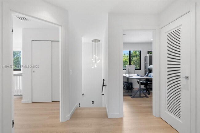 Building Photo - 1077 Golden Cane Dr