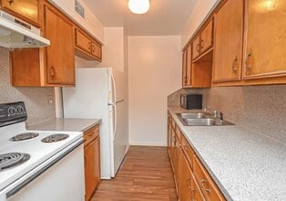 Building Photo - 2000 4th St