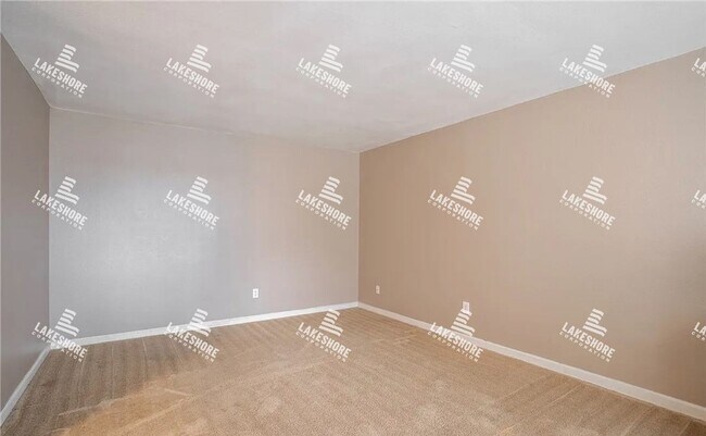Building Photo - 3 Bed 2 Bath Graham Home w/ Beautiful Kitchen Remodel!