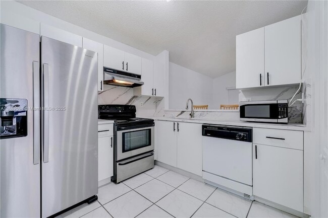 Building Photo - 17841 SW 145th Ave