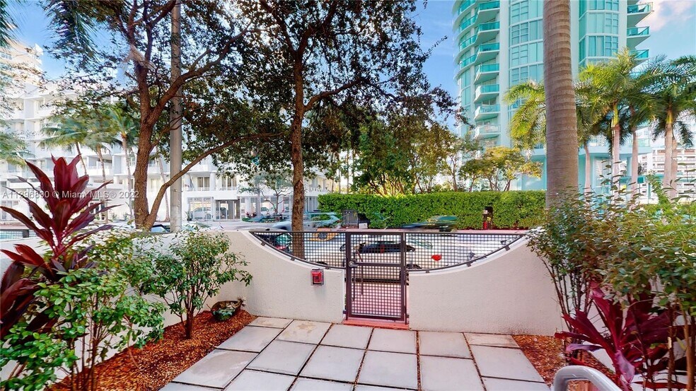 View - 6000 Collins Ave