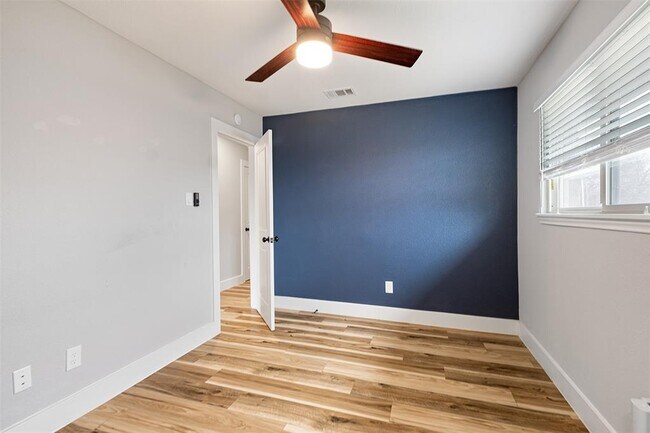 Building Photo - 7009 Millrace Dr