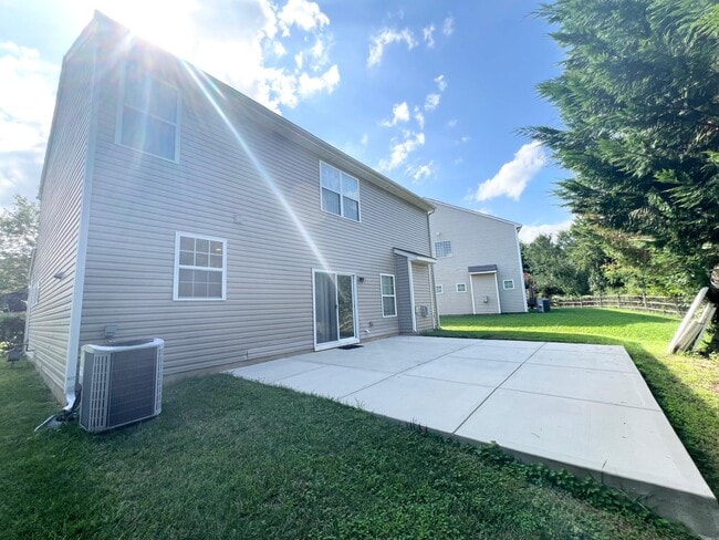 Building Photo - 10501 Dominion Village Dr