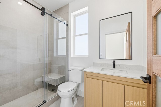 Building Photo - 6556 Balboa Blvd