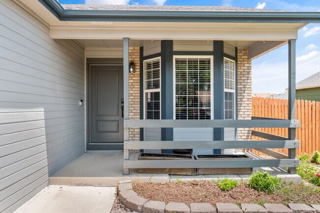 Building Photo - 5164 Fennel Dr