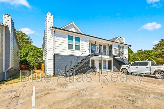 Building Photo - 8137 Foxfire Ln
