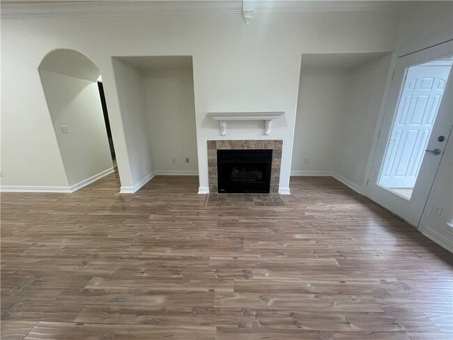 Building Photo - 2814 Vly W Ct