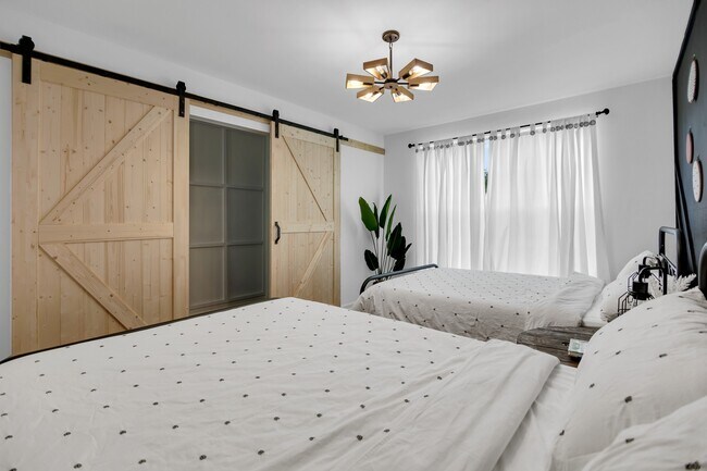 Building Photo - 5755 Cartagena St