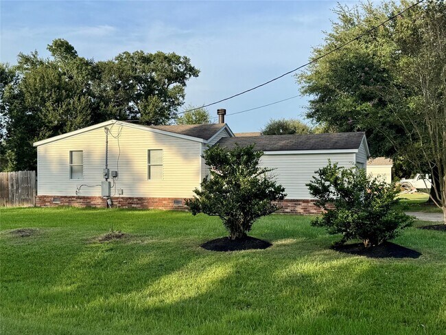 Building Photo - 16513 Desert Star Dr