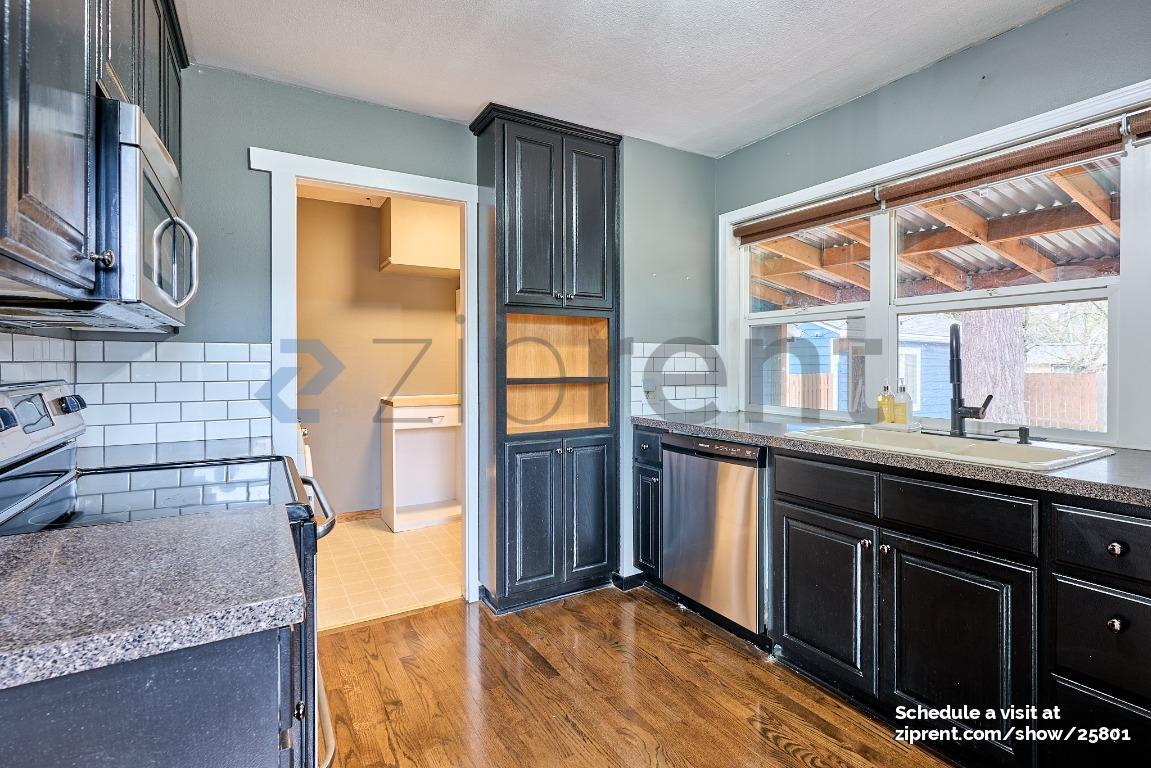 Building Photo - 2418 SE 141st Ave