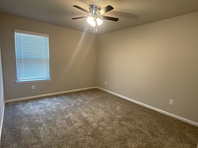 Building Photo - 1403 Mateer Manor Ct