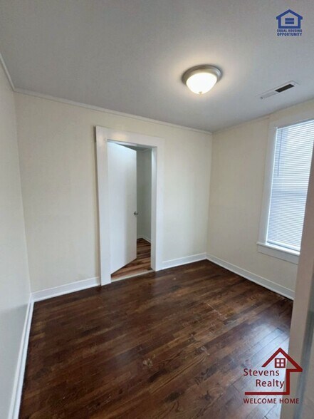 Building Photo - 117 Poplar St