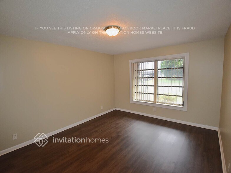 Building Photo - 7521 NW 13th Ct