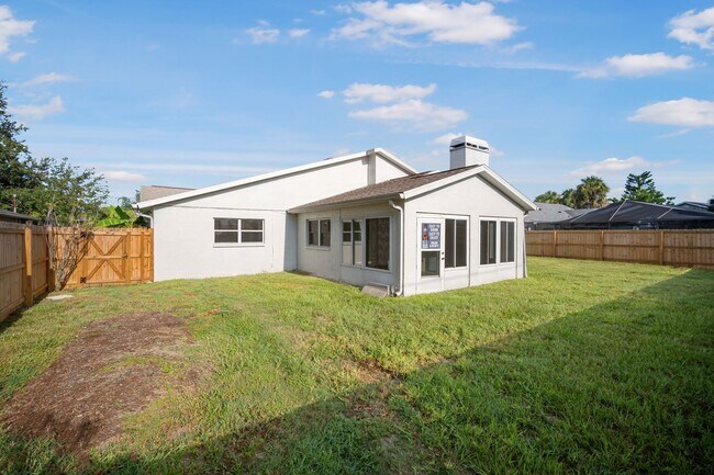 Building Photo - Charming 3?Bed,?2?Bath Home in Apollo Beac...