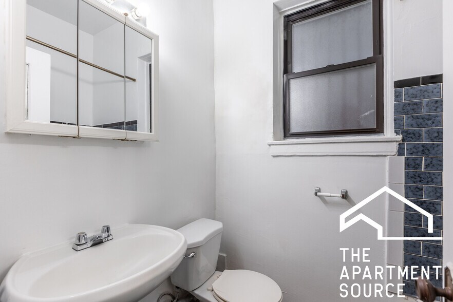 Building Photo - 4851 N Damen Ave