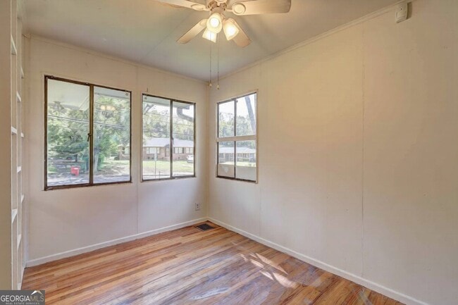 Building Photo - 1367 Canterbury Rd