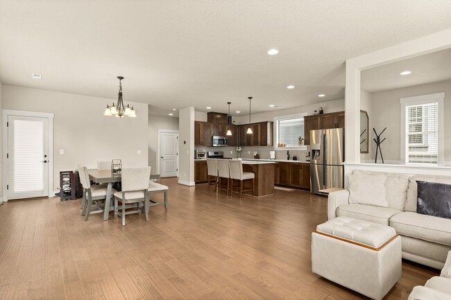 Building Photo - GORGEOUS SHERWOOD 3 BED/2.5 BATH+ OFFICE O...
