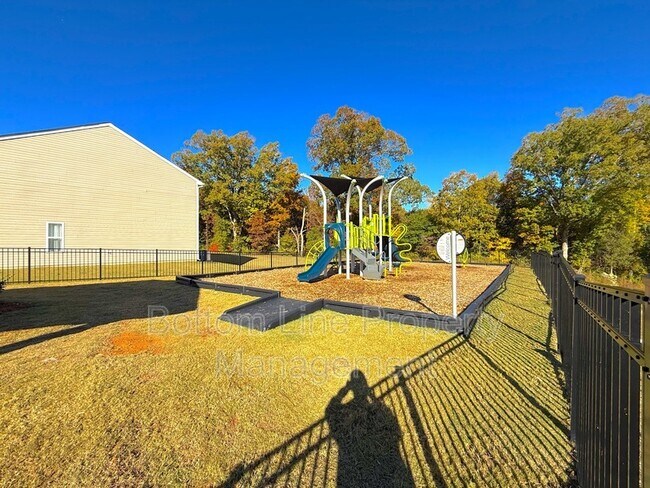 Building Photo - 9132 Creedmore Hills Dr