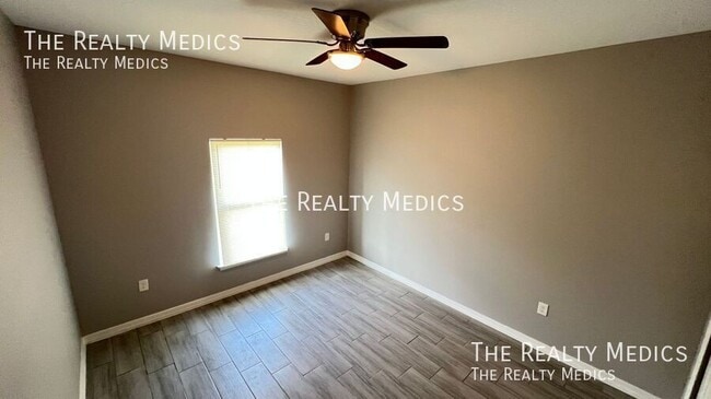 Building Photo - 270 Winfall Ave SW