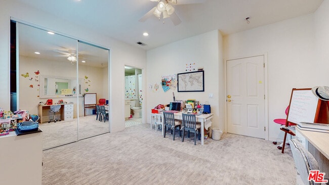 Building Photo - 4950 Densmore Ave