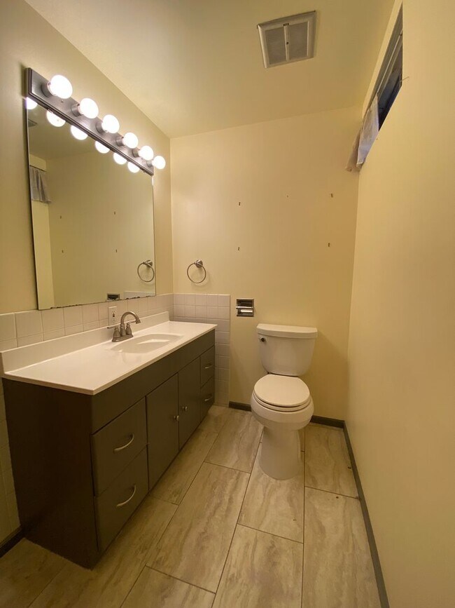 Building Photo - Large 2640 sq. ft. Single Family Home for Rent! - 4 Bedroom, 2 Bathroom Located in Cheney!