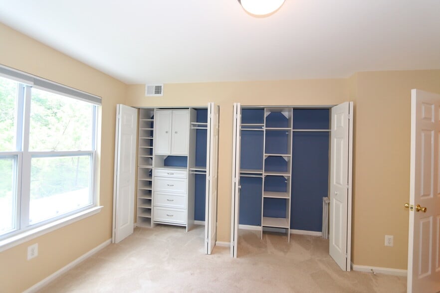 Bedroom-Guest Built-In Closets - 13619 Orchard Dr