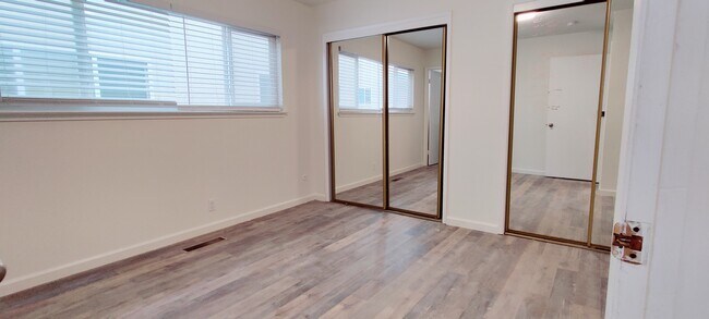 Building Photo - 2820 Malabar Ave
