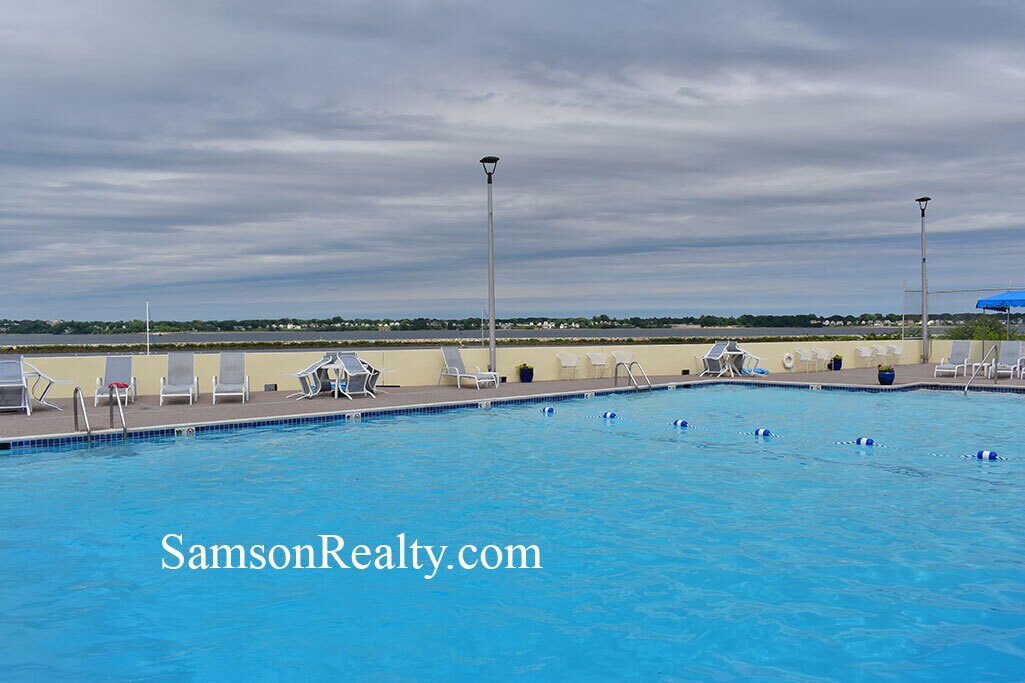 Building Photo - 400 Narragansett Pkwy