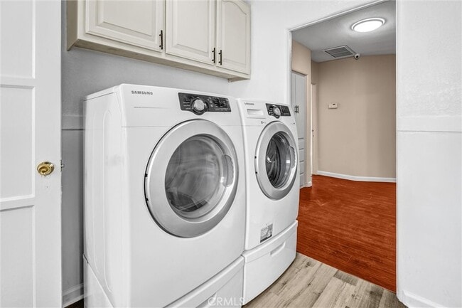 Building Photo - 9807 S Denker Ave