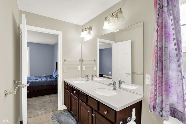 Building Photo - 13720 Akers Dr