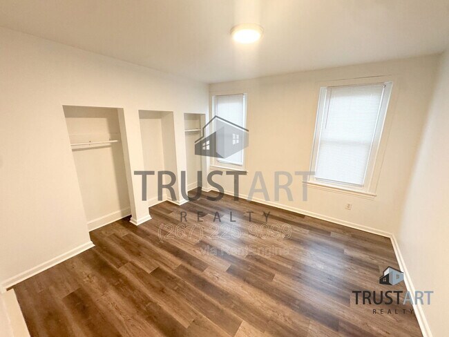 Building Photo - 2325 N 16th St