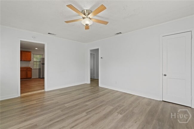 Building Photo - 2109 E 56th St