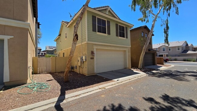 Building Photo - SOLAR home in amenity rich Verrado!