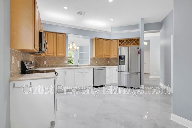 Building Photo - 10842 Woodchase Cir