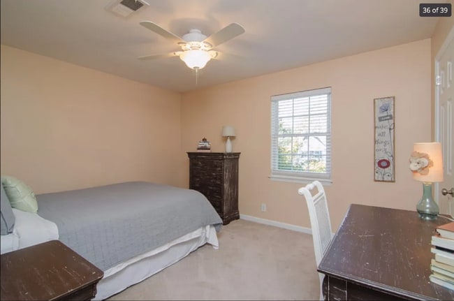 Building Photo - "Charming 2-Bedroom Retreat in Franklin with 1.5 Baths and Cozy 1244 Sq Ft Layout!"