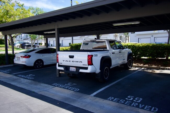 Building Photo - 57 Rabano