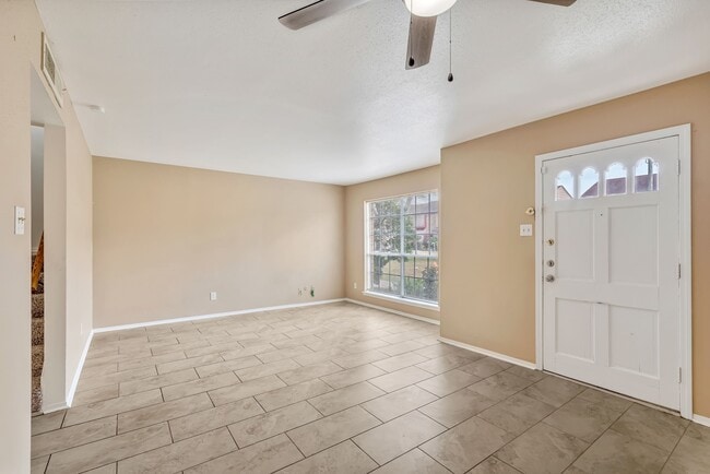 Building Photo - 1057 Willow Oaks Cir