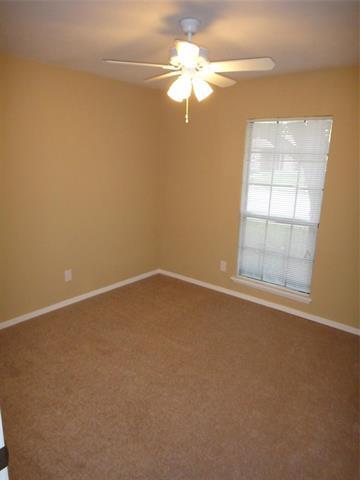 Building Photo - 512 White Oak St