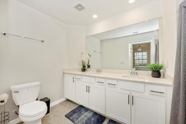 Building Photo - 12550 Galapagos Ct