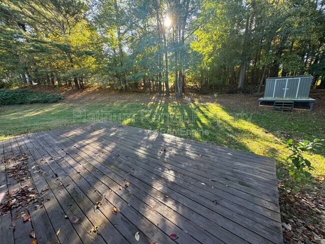 Building Photo - 335 Charlyne Way